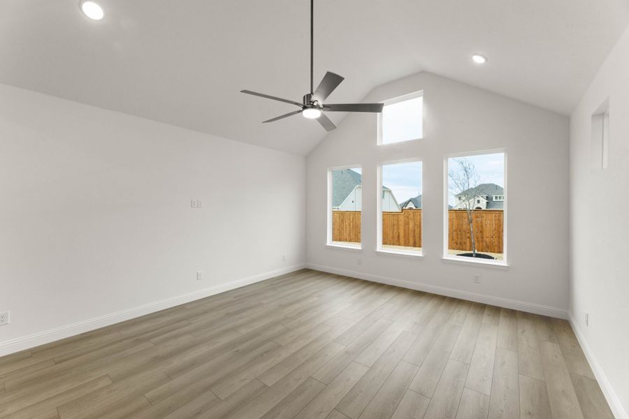 Spacious, unfurnished interior of a new home in Creekview Meadows, Pilot Point (Image 13).