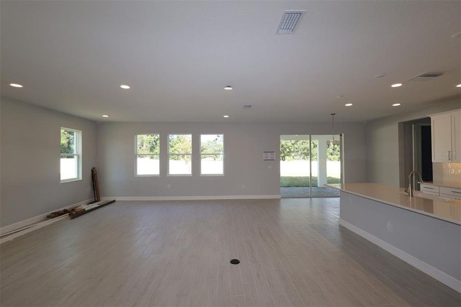 Image 50 of a home in Willow Run.