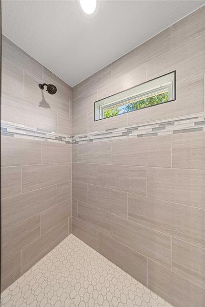 Close-up of interior finishes inside a home in , Dunnellon (Image 10).