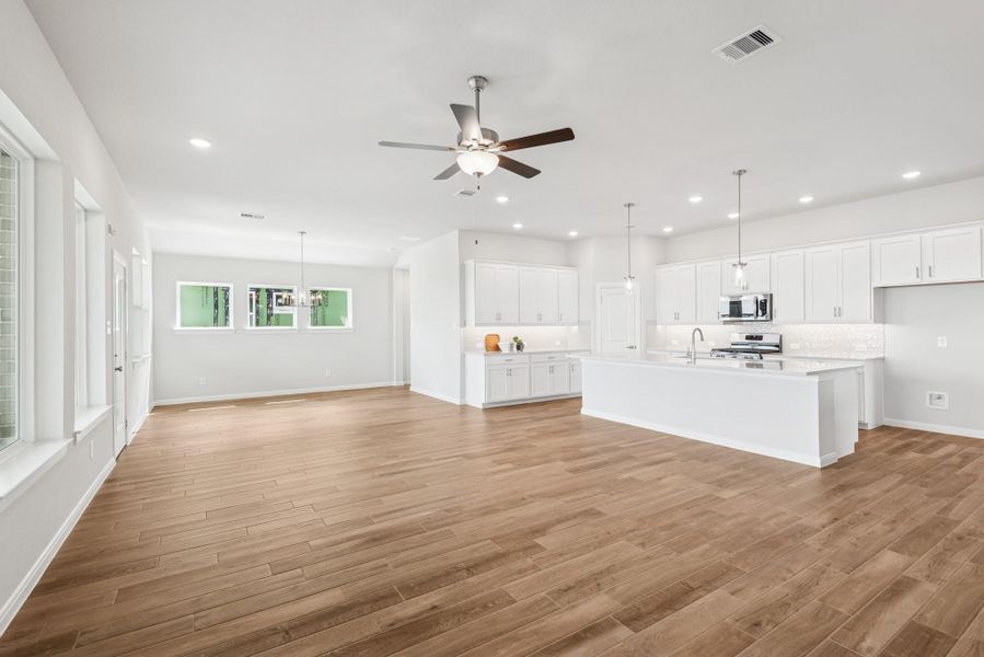 Spacious, unfurnished interior of a new home in The Grand Prairie 50’, Hockley (Image 27). Spacious, unfurnished interior of a new home in The Grand Prairie 50’, Hockley (Image 27).