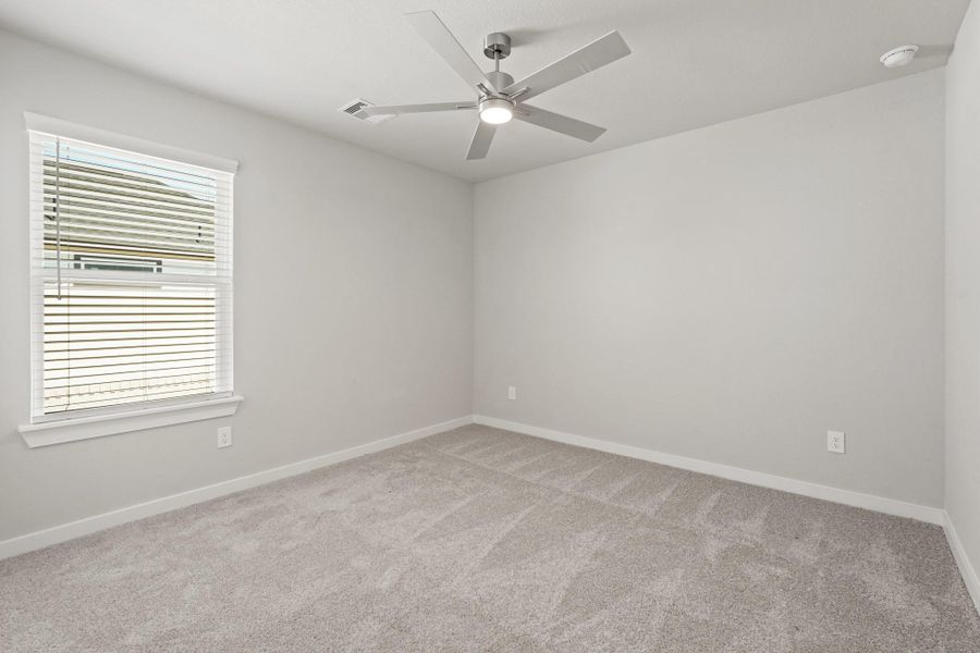 Spacious, unfurnished interior of a new home in Briarwood Crossing, Rosenberg (Image 10).