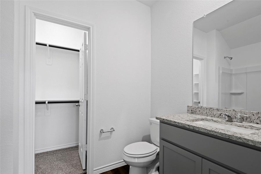 Photo for visual purposes. Colors and selections will vary.