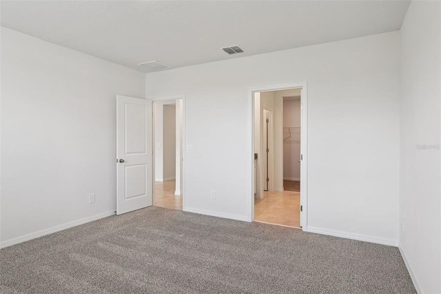 Spacious, unfurnished interior of a new home in Crosswinds - Signature Series, Haines City (Image 33).