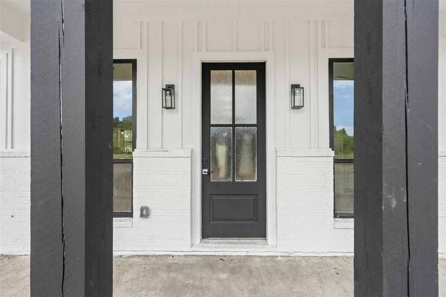 Exterior details and patio area of a home in , Millsap (Image 19).