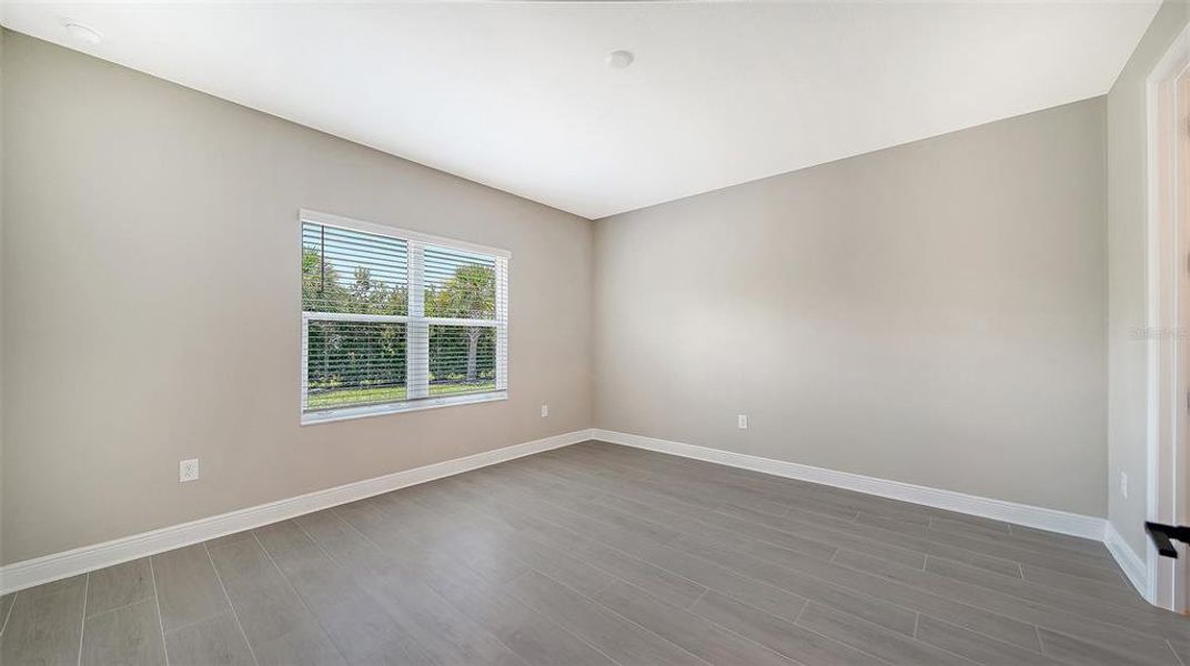 Spacious, unfurnished interior of a new home in Windward, Lakewood Ranch (Image 39).