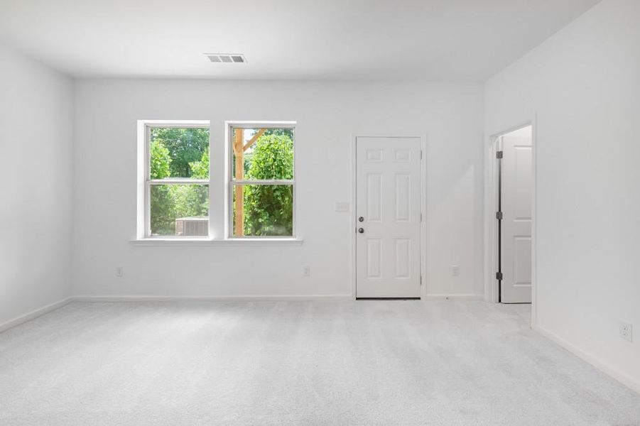 Spacious, unfurnished interior of a new home in Hampton Trace, Marietta (Image 26).
