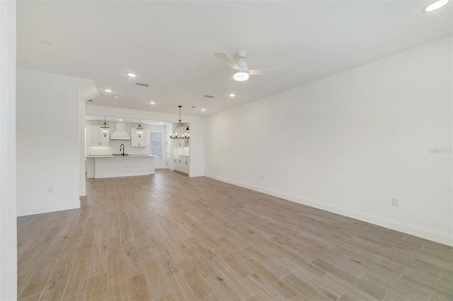 Spacious, unfurnished interior of a new home in Vdara, Orlando (Image 15).