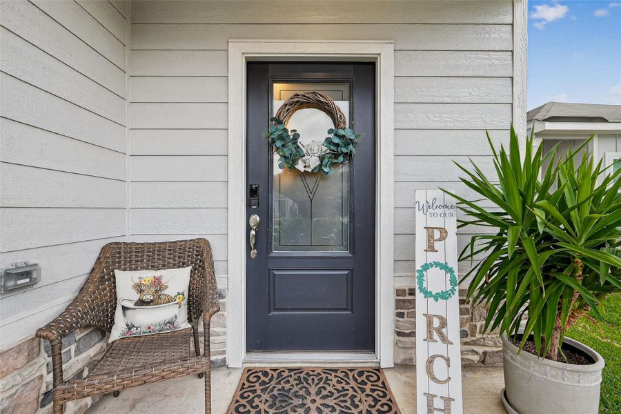 Located just minutes away from Hobby Airport with an easy commute to the MedCenter, Pearland, NRG, UH Main and more. Located just minutes away from Hobby Airport with an easy commute to the MedCenter, Pearland, NRG, UH Main and more.