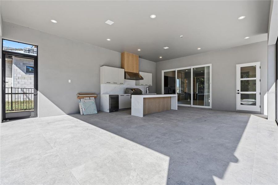 Exterior details and patio area of a home in , Montverde (Image 83).