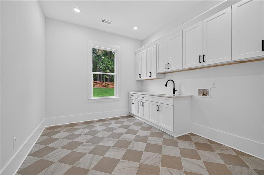 Spacious, unfurnished interior of a new home in , Lawrenceville (Image 46).