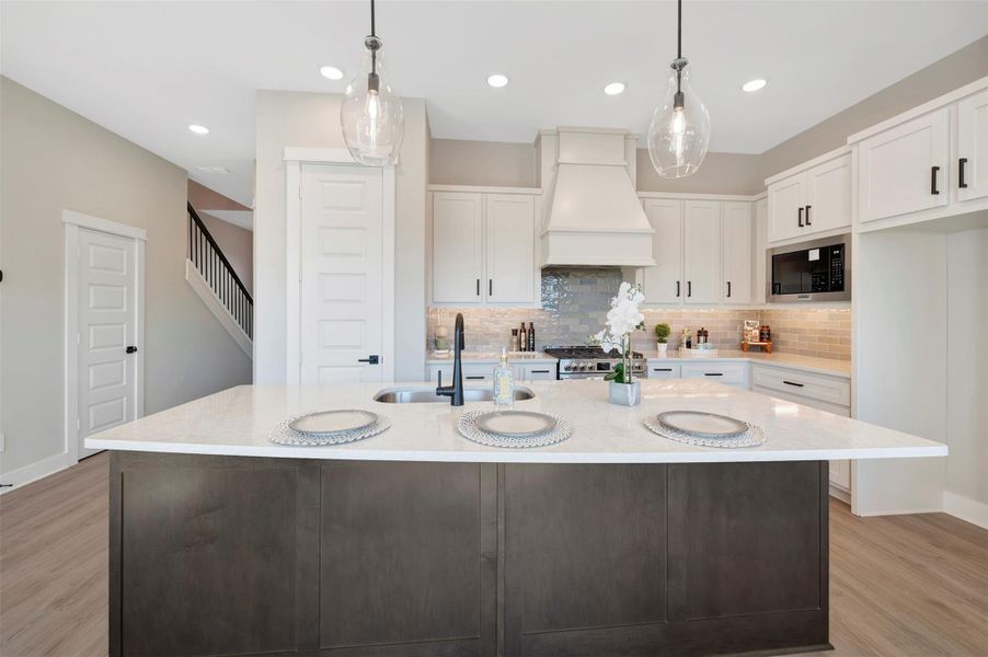 Furnished interior view inside a new home in Retreat at Oak Park, Houston (Image 8).