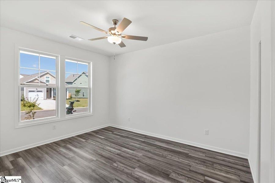 Spacious, unfurnished interior of a new home in Hazelwood, Boiling Springs (Image 17).