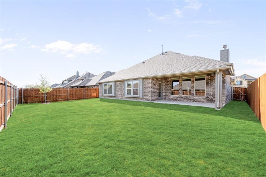 Exterior details and patio area of a home in Timberbrook, Justin (Image 3).