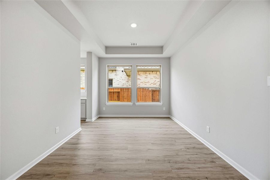 Spacious, unfurnished interior of a new home in Canterra Creek  60', Rosharon (Image 17).