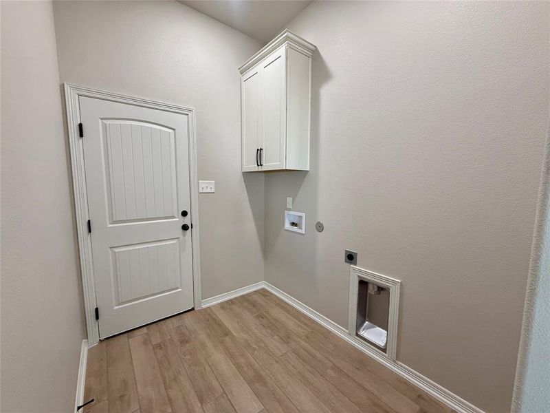 Spacious, unfurnished interior of a new home in , Lorena (Image 23).