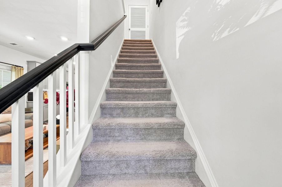 Spacious, unfurnished interior of a new home in , Wando (Image 19).