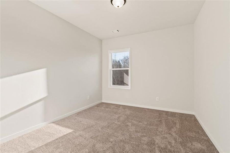Spacious, unfurnished interior of a new home in Rosewood Lake Estates, Hoschton (Image 29).