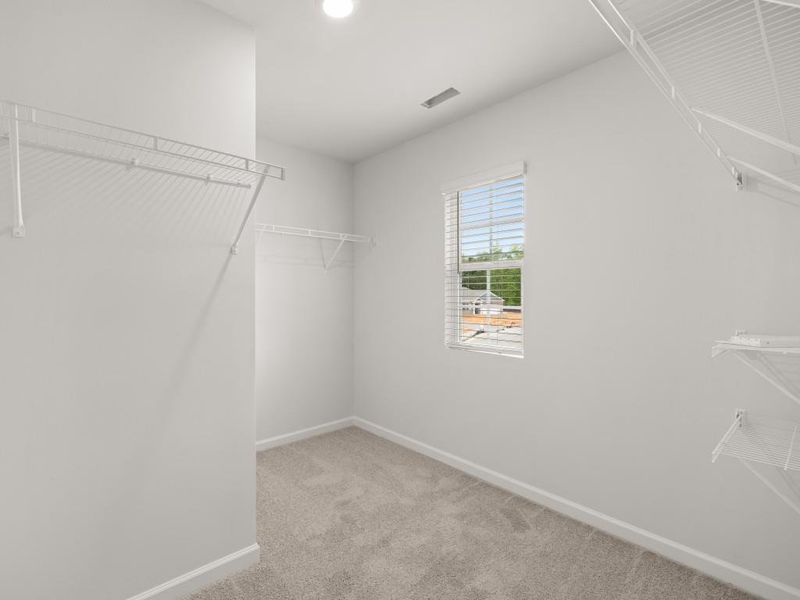 Spacious, unfurnished interior of a new home in Oakleigh Glen, Dallas (Image 24).