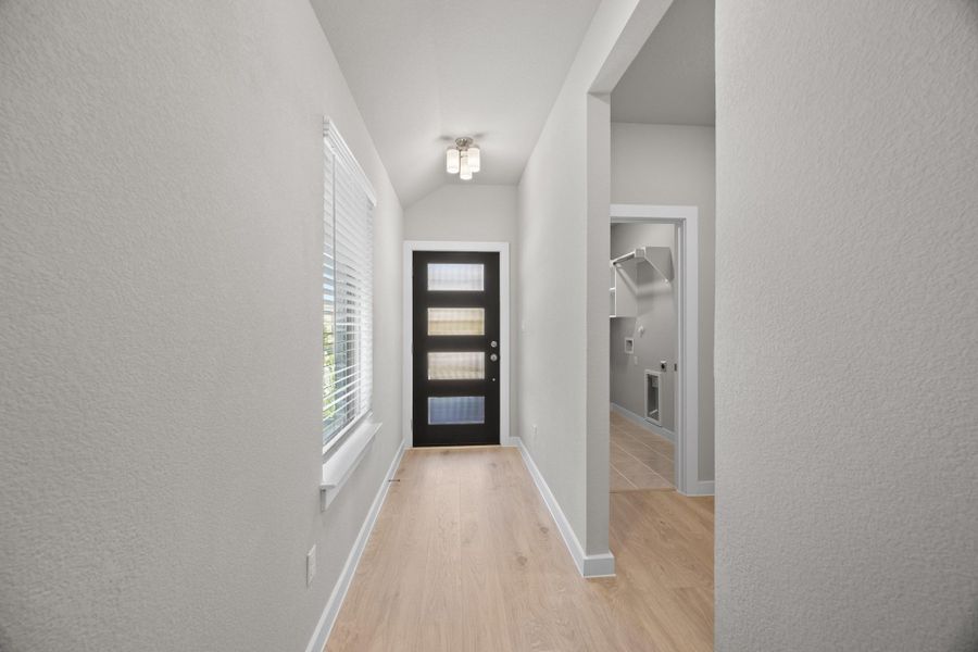 Spacious, unfurnished interior of a new home in Lakeside at Tessera, Lago Vista (Image 14).