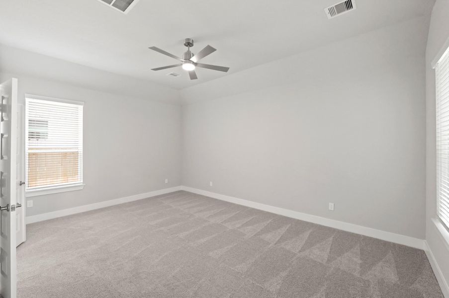 Spacious, unfurnished interior of a new home in Briarwood Crossing, Rosenberg (Image 30).