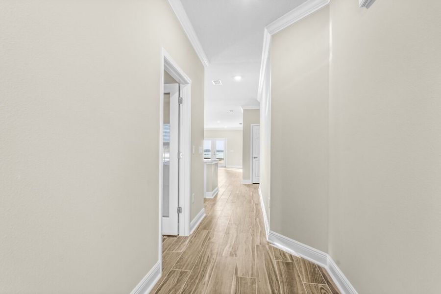 Spacious, unfurnished interior of a new home in Lake Merial, Panama City (Image 21).