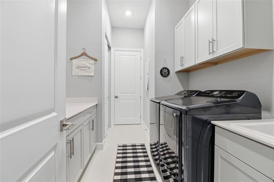 Furnished interior view inside a new home in , Lakewood Ranch (Image 40).