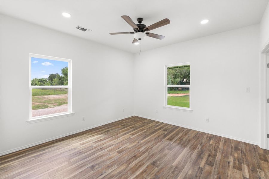 Spacious, unfurnished interior of a new home in , Lexington (Image 14).