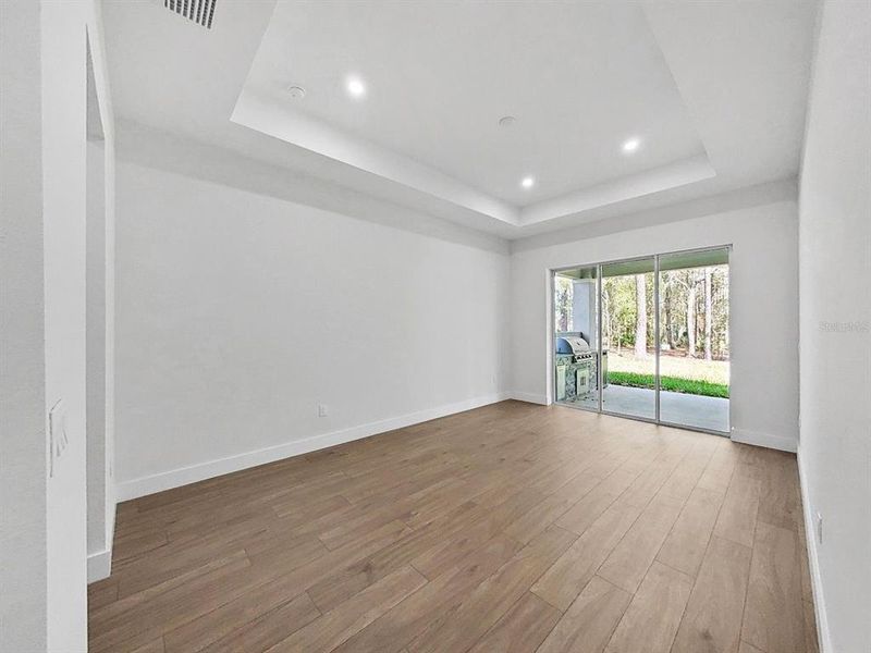 Spacious, unfurnished interior of a new home in Southern Hills Plantation, Brooksville (Image 20).