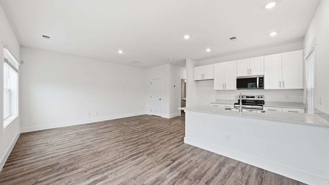 Spacious, unfurnished interior of a new home in The Arbor Townhomes, Kingsport (Image 12). Spacious, unfurnished interior of a new home in The Arbor Townhomes, Kingsport (Image 12).