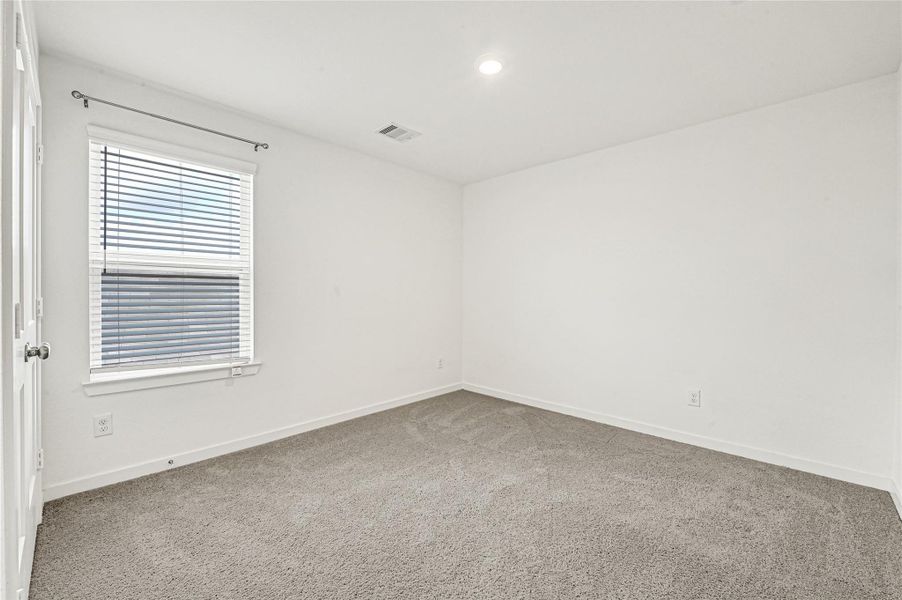 Spacious, unfurnished interior of a new home in Laurel Farms, Brookshire (Image 31).