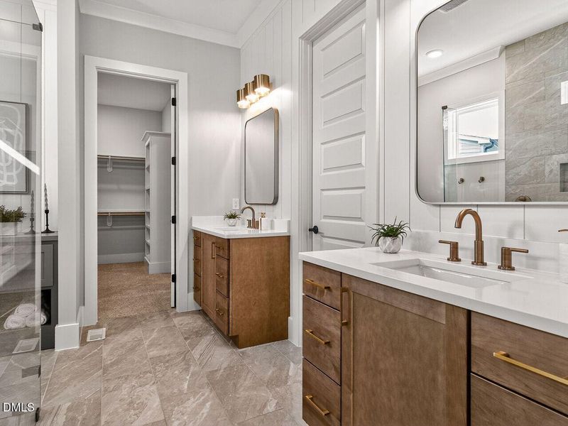 019-1280x960-bathroom