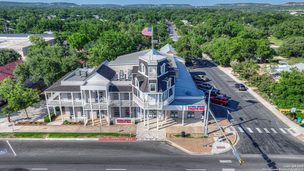 Image 12 of a home in Sonoma Oaks.