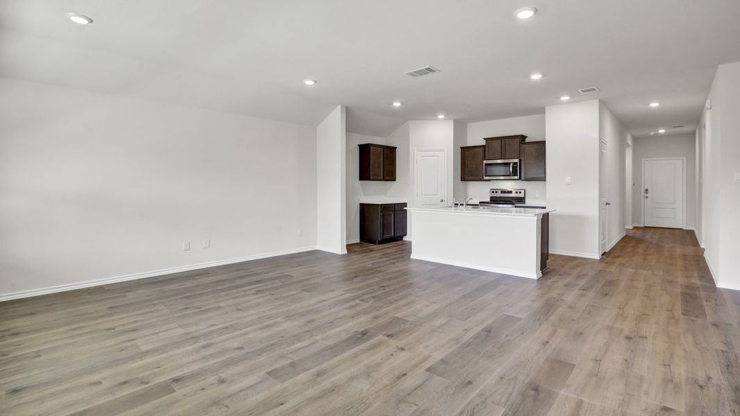 Spacious, unfurnished interior of a new home in Riverfield, Josephine (Image 26).