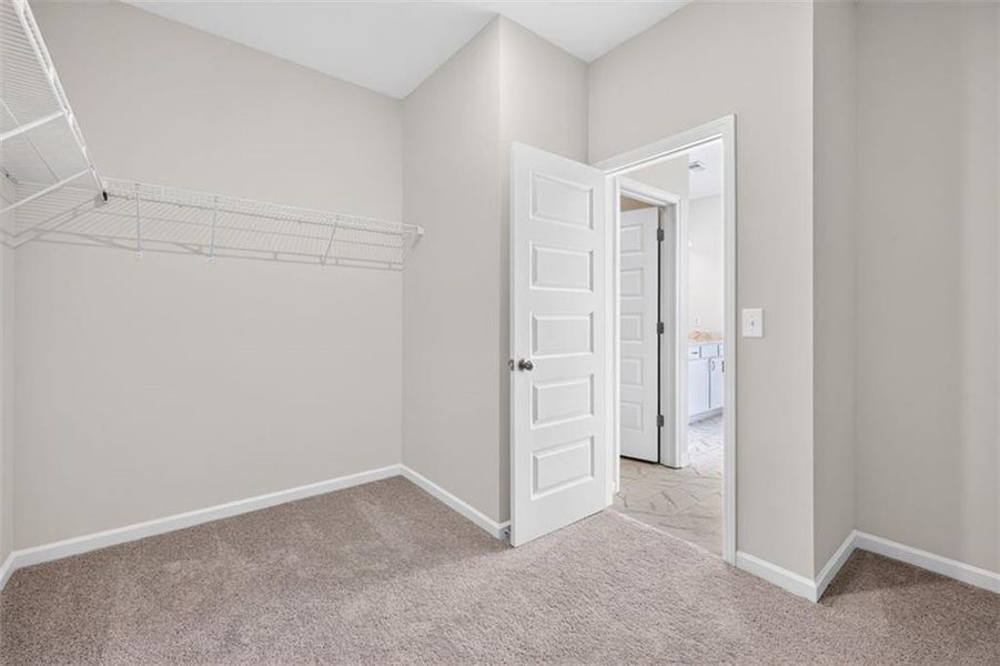Spacious, unfurnished interior of a new home in Jones Ridge, Dallas (Image 48). Spacious, unfurnished interior of a new home in Jones Ridge, Dallas (Image 48).