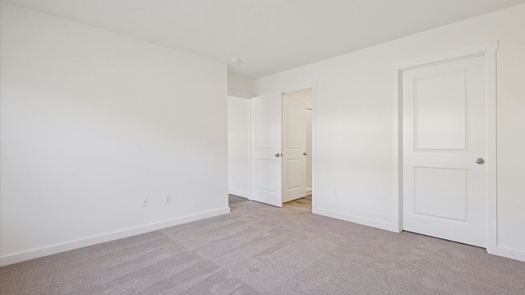 Spacious, unfurnished interior of a new home in Emory Creek, Harriman (Image 17).