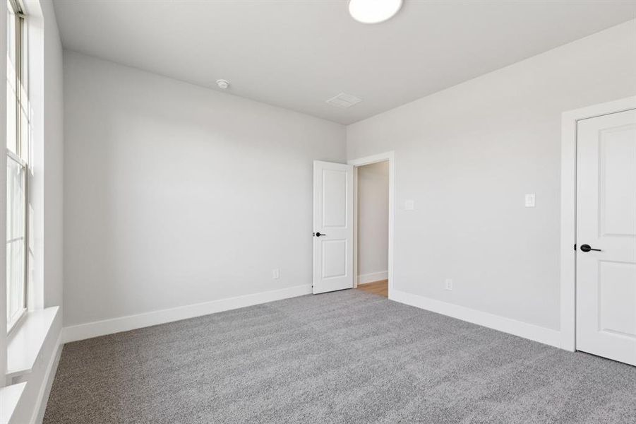 Spacious, unfurnished interior of a new home in Ellis Ranch Estates, Waxahachie (Image 20).