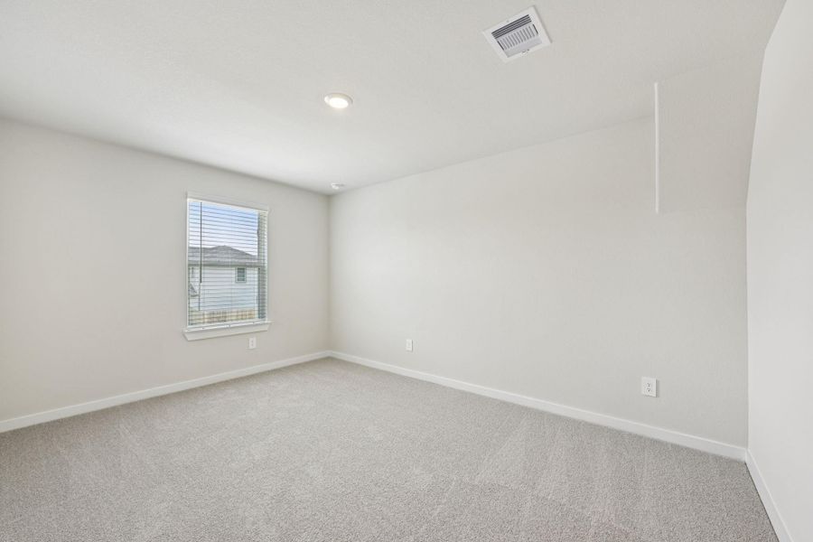 Spacious, unfurnished interior of a new home in Landing Meadows - Traditional Series, New Caney (Image 26).