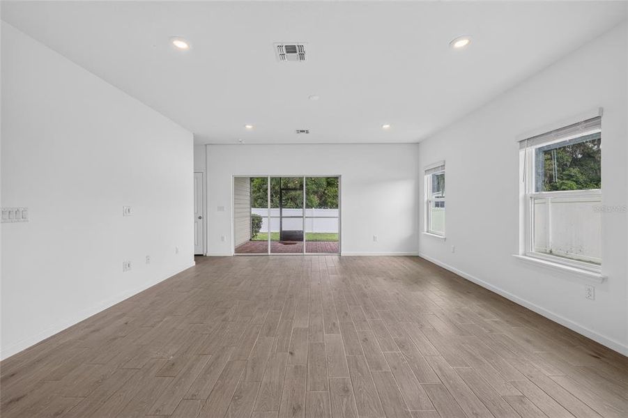 Spacious, unfurnished interior of a new home in Heath Preserve, Ocala (Image 45).