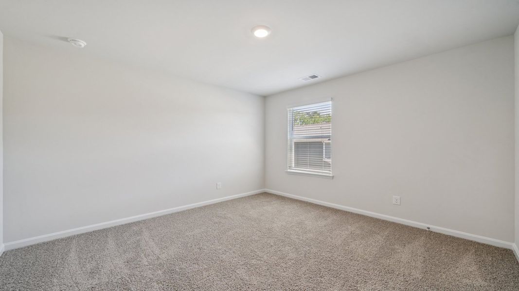 Spacious, unfurnished interior of a new home in Tooley Harbor, Elizabeth City (Image 25).