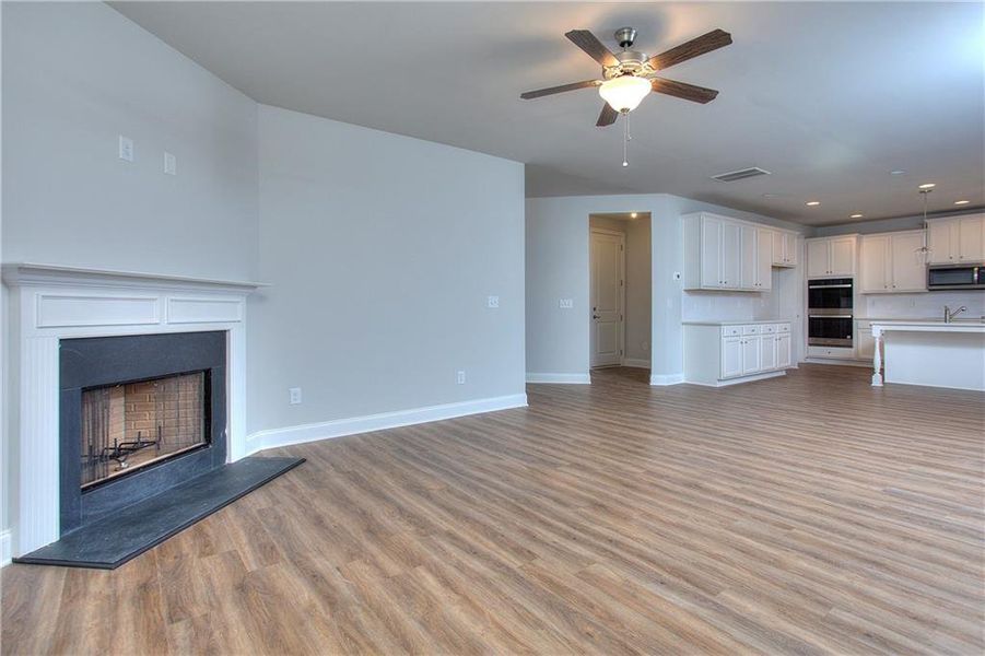Spacious, unfurnished interior of a new home in , Homer (Image 33).