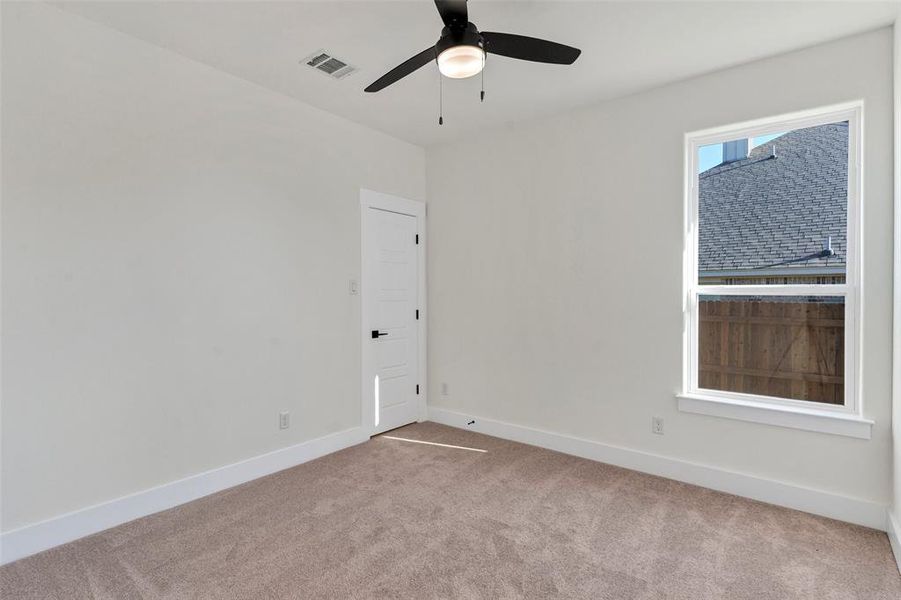 Spacious, unfurnished interior of a new home in , Granbury (Image 27).