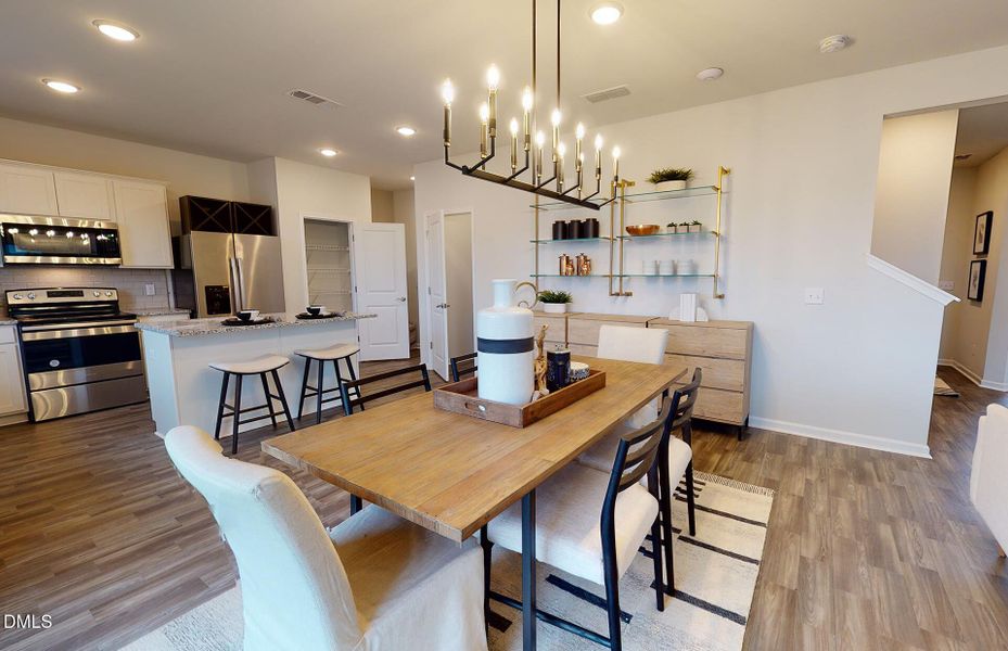 TN CTX RL Rosella INT Dining 3