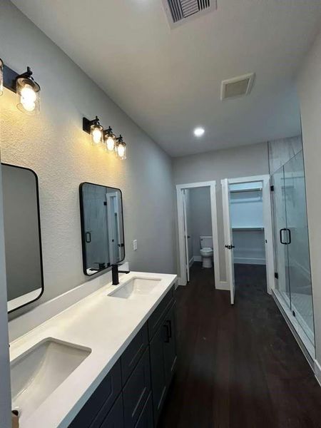 Furnished interior view inside a new home in , Conroe (Image 4).