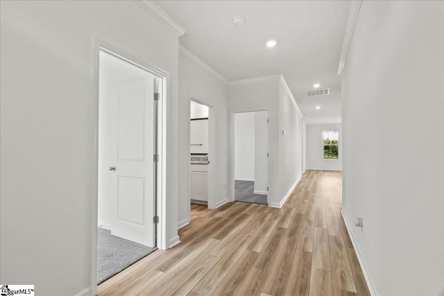 Spacious, unfurnished interior of a new home in Halton Oaks, Spartanburg (Image 14). Spacious, unfurnished interior of a new home in Halton Oaks, Spartanburg (Image 14).