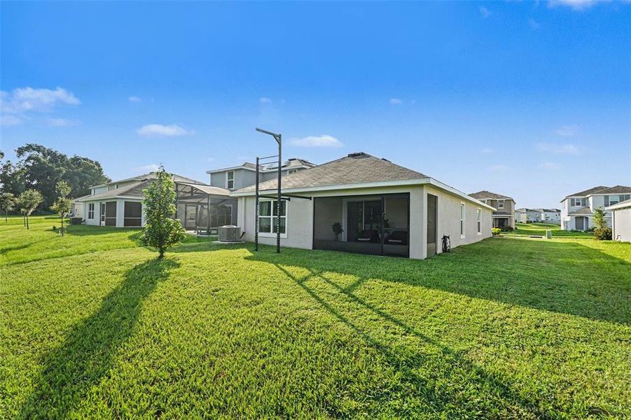 Exterior details and patio area of a home in Summit View, Dade City (Image 22).