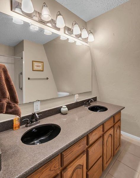 Image 38 of a home in .