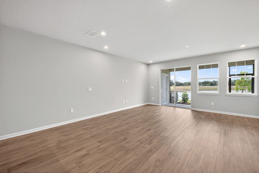 Spacious, unfurnished interior of a new home in Crosswind Ranch, Parrish (Image 10).