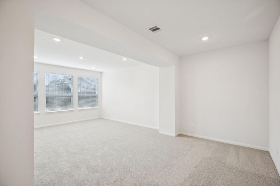 Spacious, unfurnished interior of a new home in , Atascocita (Image 35).