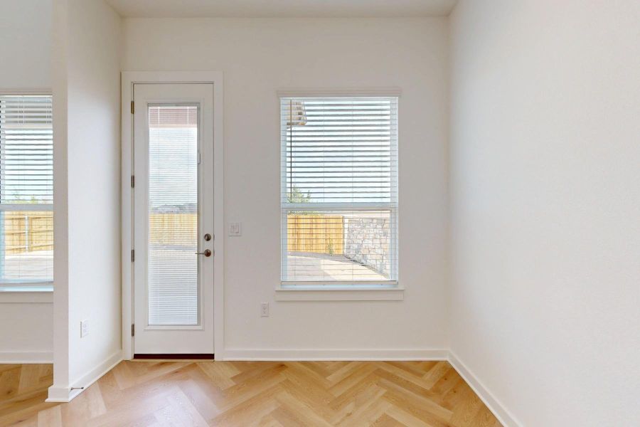Spacious, unfurnished interior of a new home in Barksdale, Leander (Image 19).