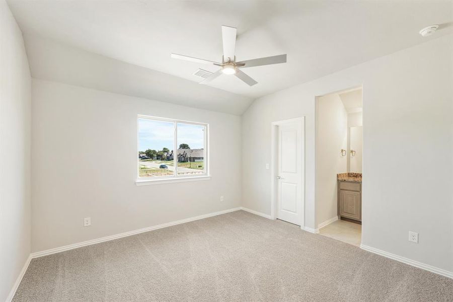 Spacious, unfurnished interior of a new home in Sunset Ridge, Alvarado (Image 19).